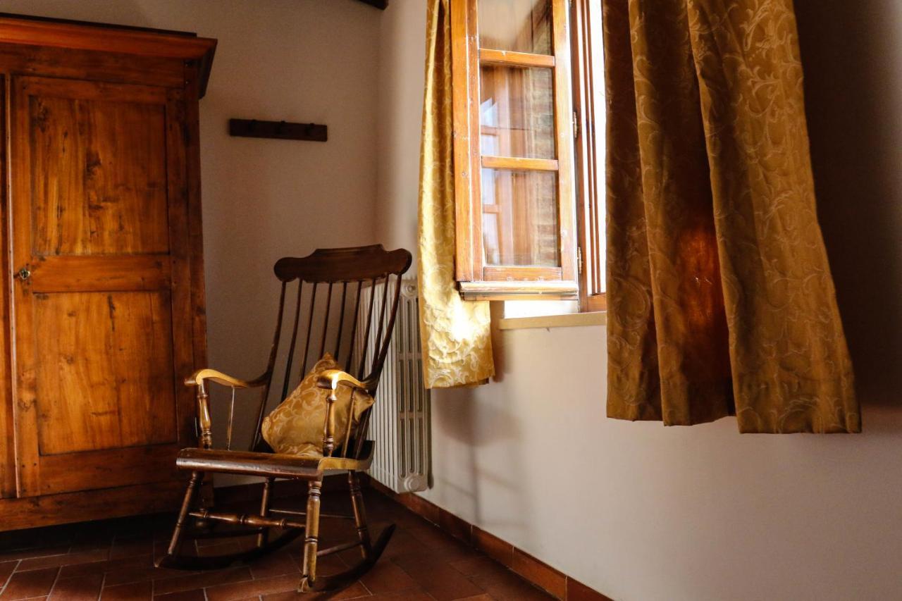 Agriturismo Bombina Montisi エクステリア 写真