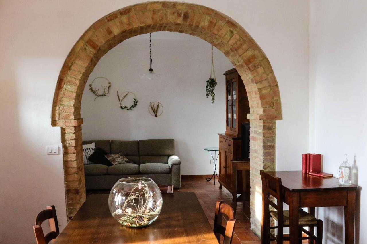Agriturismo Bombina Montisi エクステリア 写真