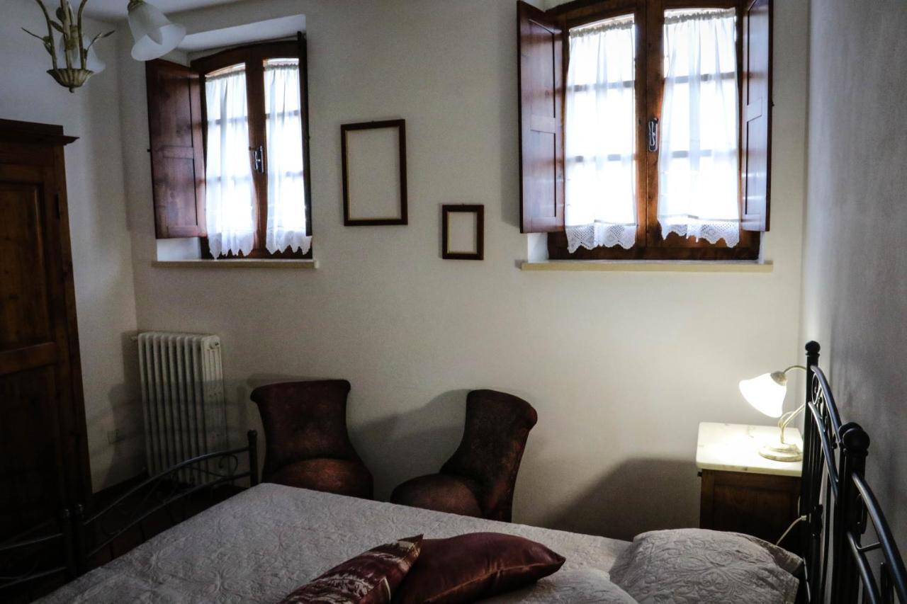 Agriturismo Bombina Montisi エクステリア 写真