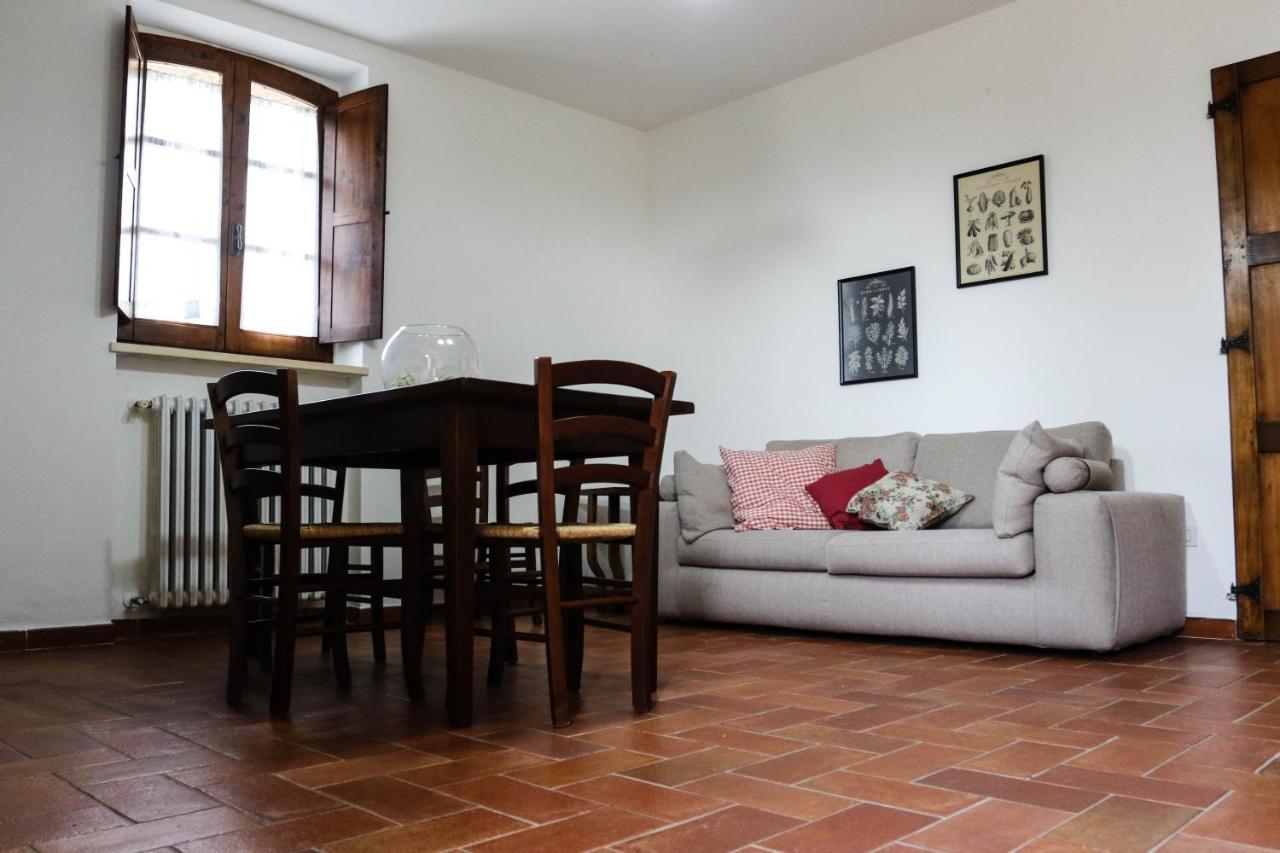 Agriturismo Bombina Montisi エクステリア 写真